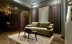 Individualliving 4 Excellent Central Location! ! !